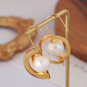 Tory Burch Natural Pearl Earrings